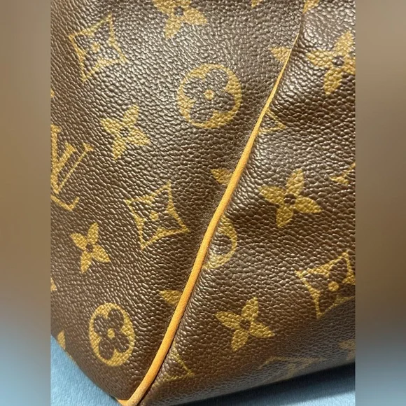 Louis Vuitton Vintage Speedy 40 Monogram Bag - Picture 7 of 16